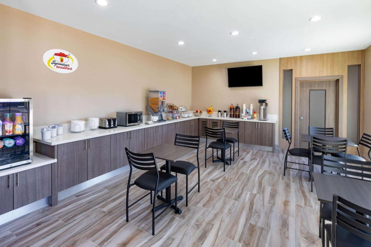 מלון Jersey Village Super 8 By Wyndham Houston Nw Beltway 8-West Rd מראה חיצוני תמונה
